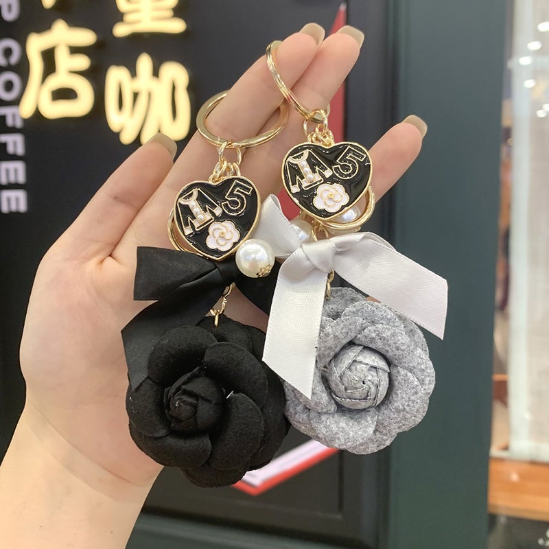 Creative Pearl Camellia Keychain Korean Fabric Bag Keychain Pendant Fashion High-Value Car Hanging - Image 3
