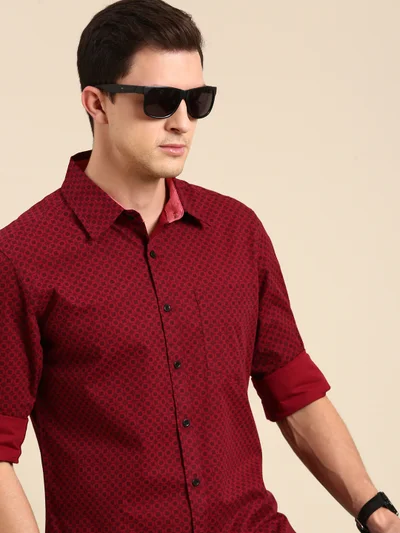 Joven Maroon Printed Cotton Casual Shirt for Men