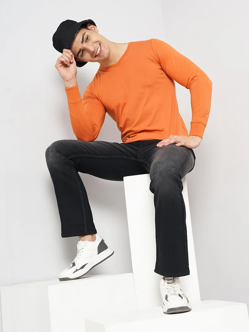 شركة المرآب الهندية Men Slim Fit Solid V-Neck Tshirt