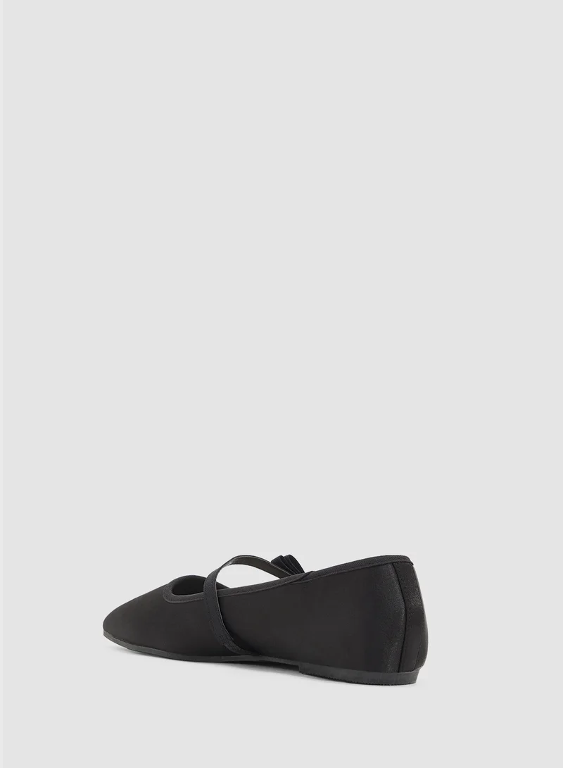 Savannah Collection Classic Mary Jane Ballerina