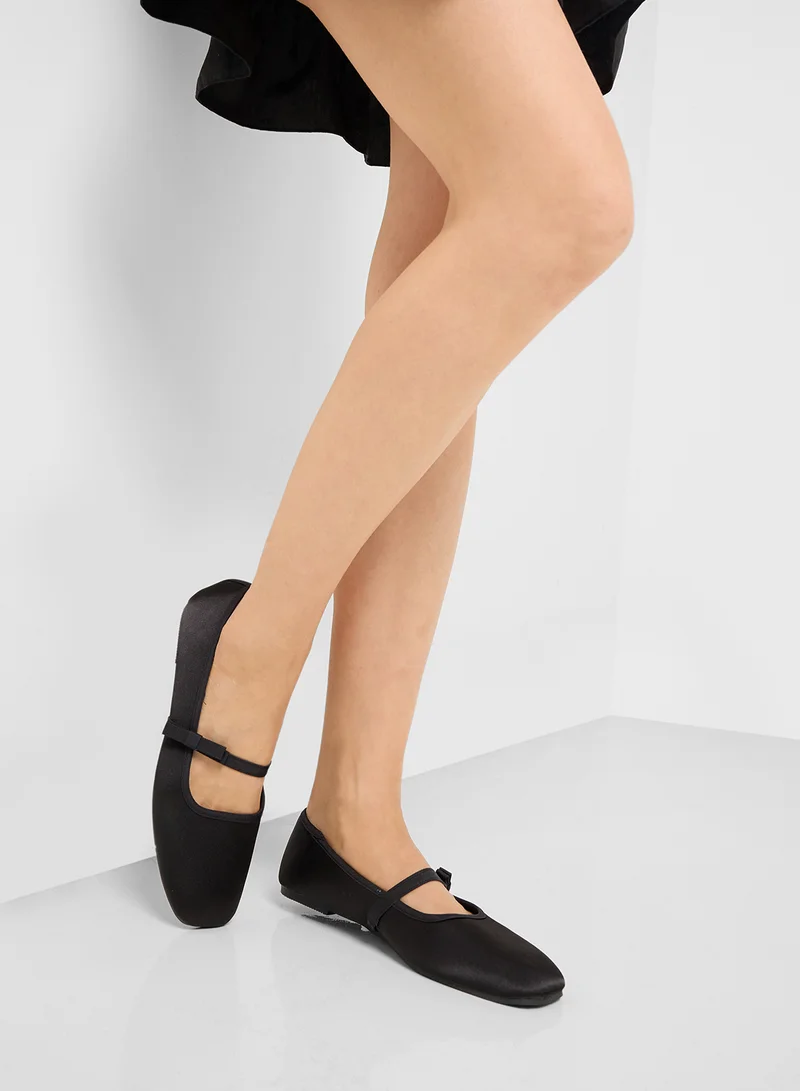 Savannah Collection Classic Mary Jane Ballerina