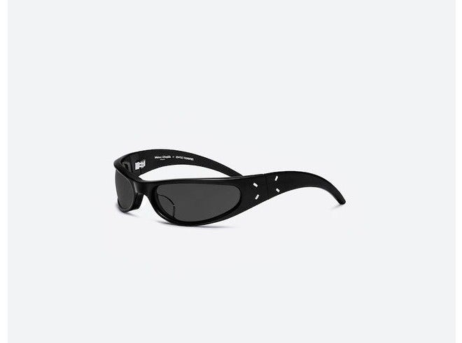 جنتل مونستر نظارات شمسية Gentle Monster MM203 Col.01 69 بتصميم ملتف - إطار أسيتات أسود مع عدسات رمادية - للجنسين - Image 3