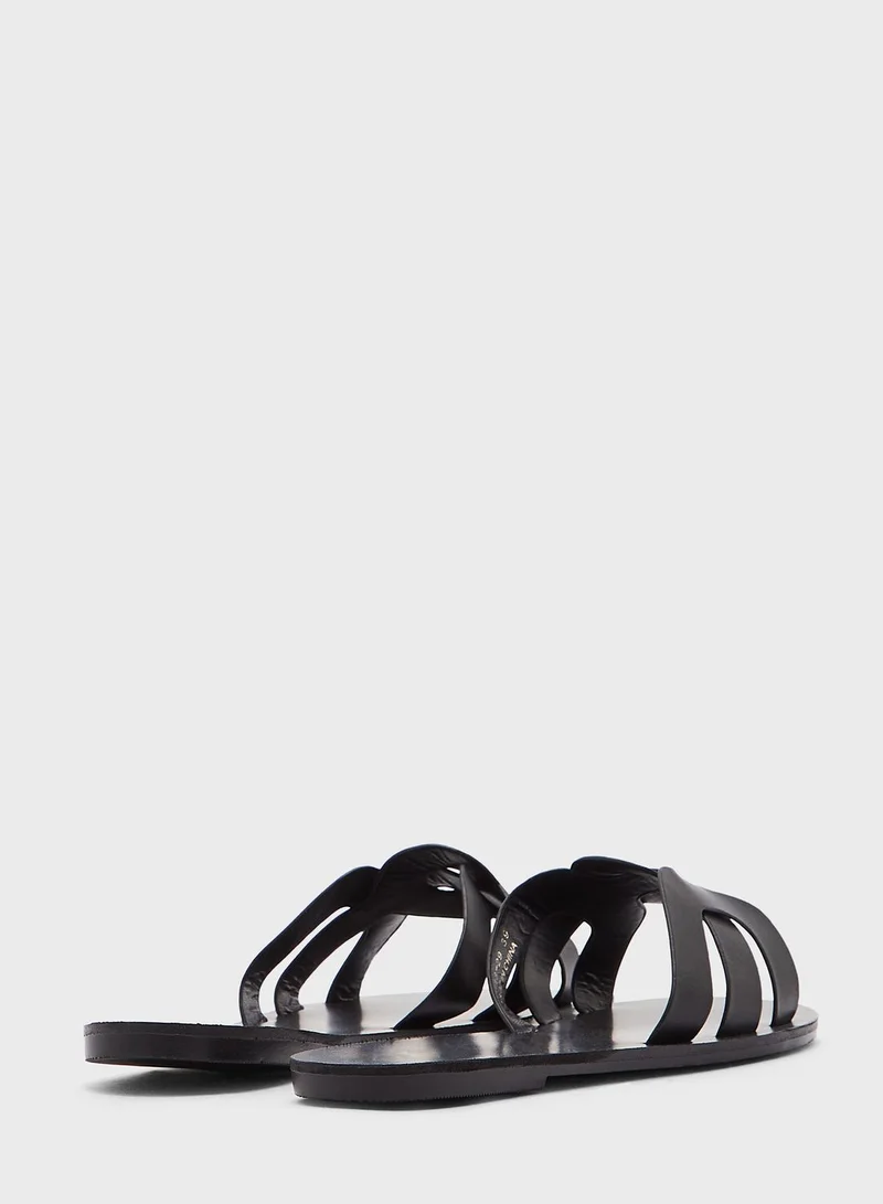 Ginger Twisted Design Flat Sandal