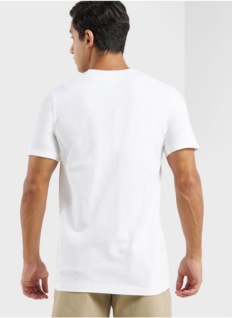Nike - Milwaukee Bucks Essential Block T-Shirt - Image 1
