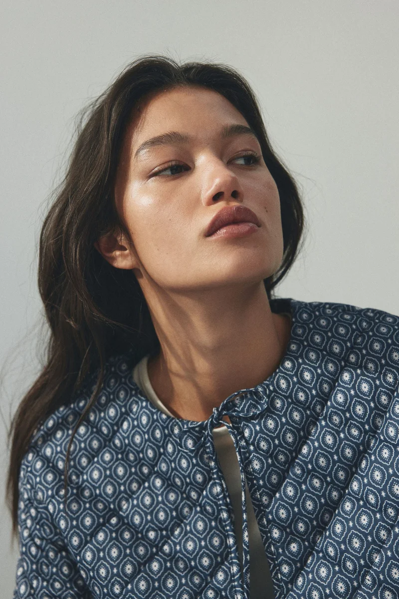 اتش اند ام جاكيت مبطن بأربطة أمامية