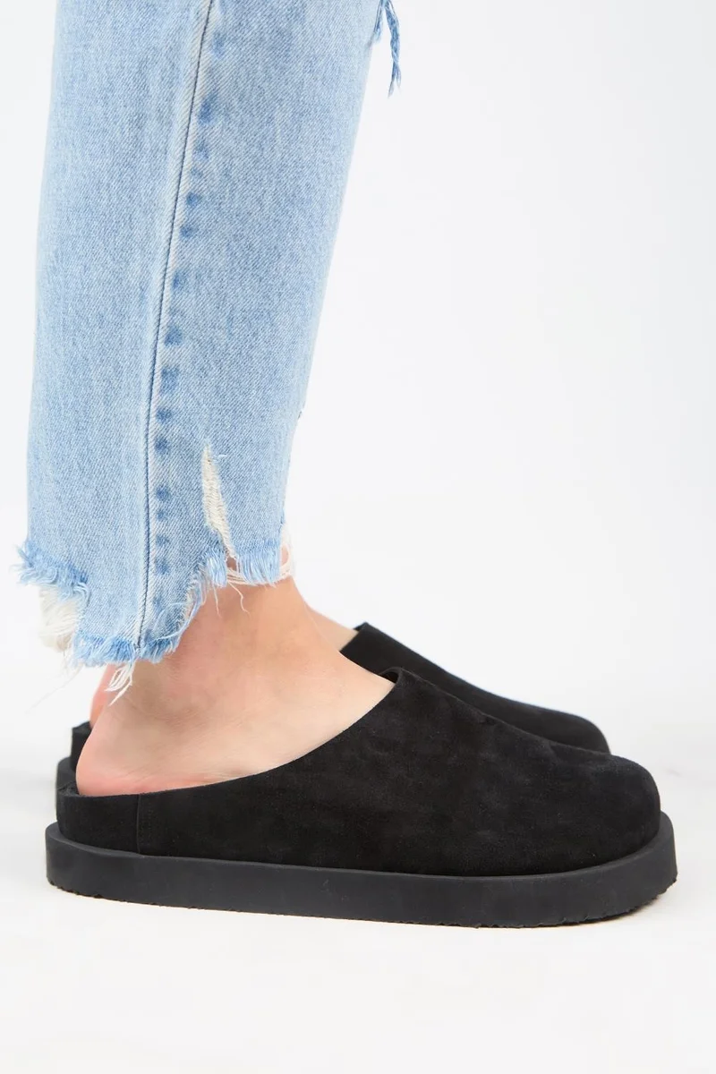 مانجيرو شبشب نسائي أسود مسطح ذو نعل سميك من الجلد الطبيعي من مانيجيرو (جانا)