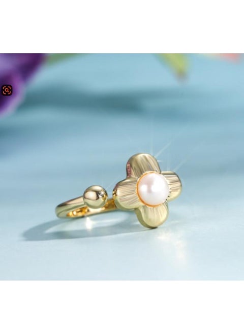 A niche high-end Instagram style dopamine opening ring that does not fade