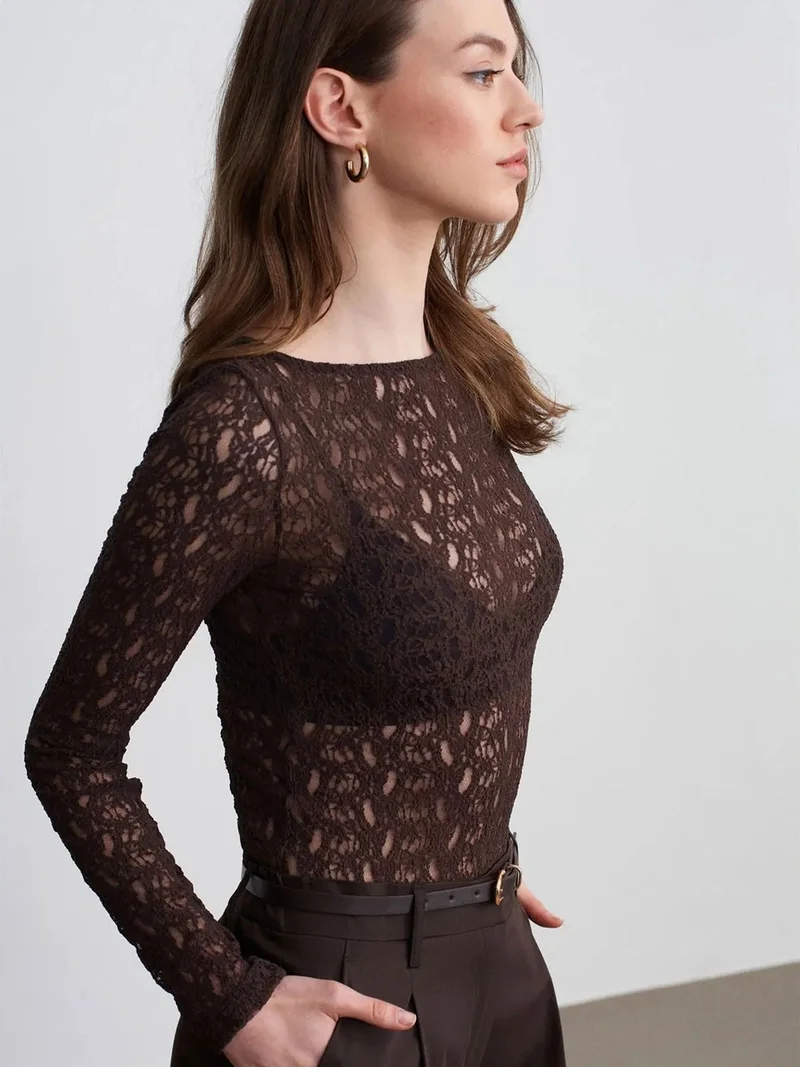 ديلفين Dilvin Slim Fit Lace Boat Neck Blouse