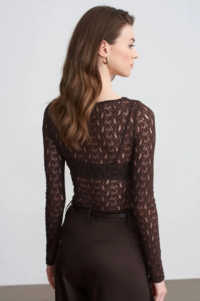 ديلفين DILVIN Slim Fit Lace Boat Neck Blouse