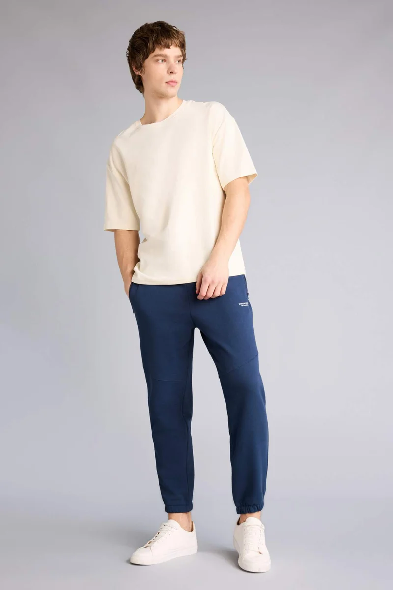 ديفاكتو Regular Fit Sweatpants