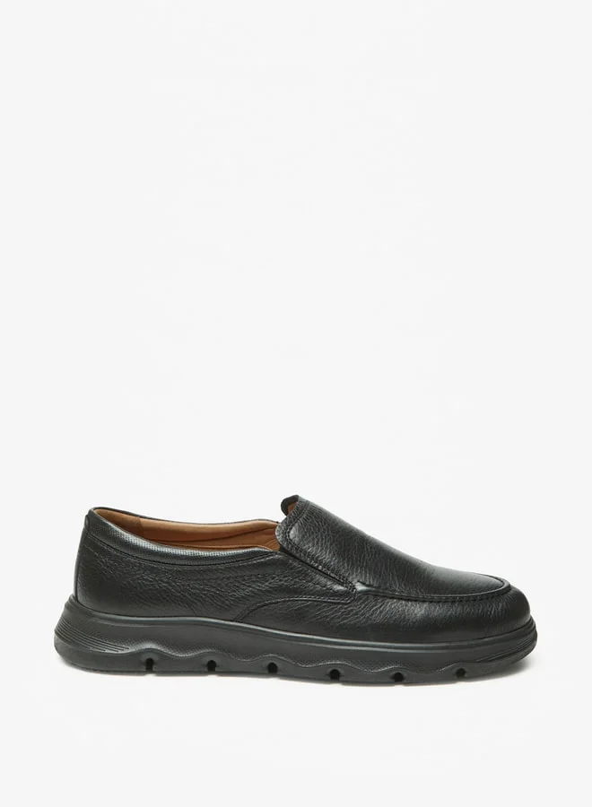 لو كونفورت Men's Textured Slip-On Loafers