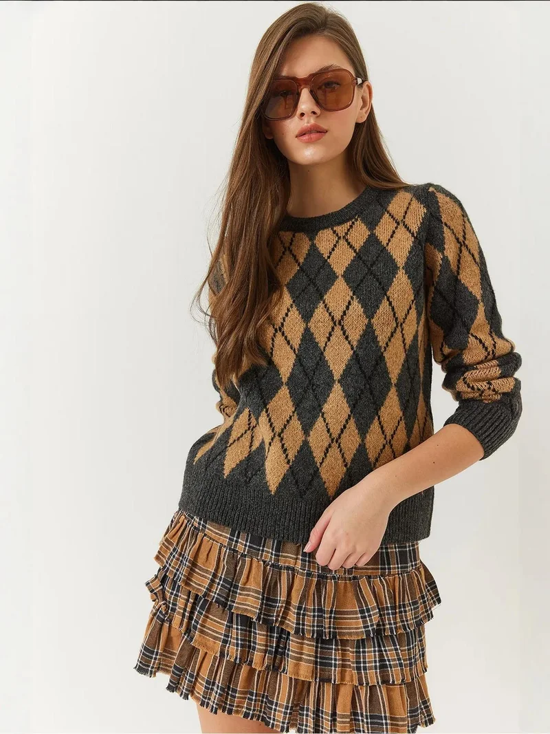 Bianco Lucci Multicolor LUCCI Baklava Pattern Crew Neck Knitted Sweater for Women | Best Price UAE