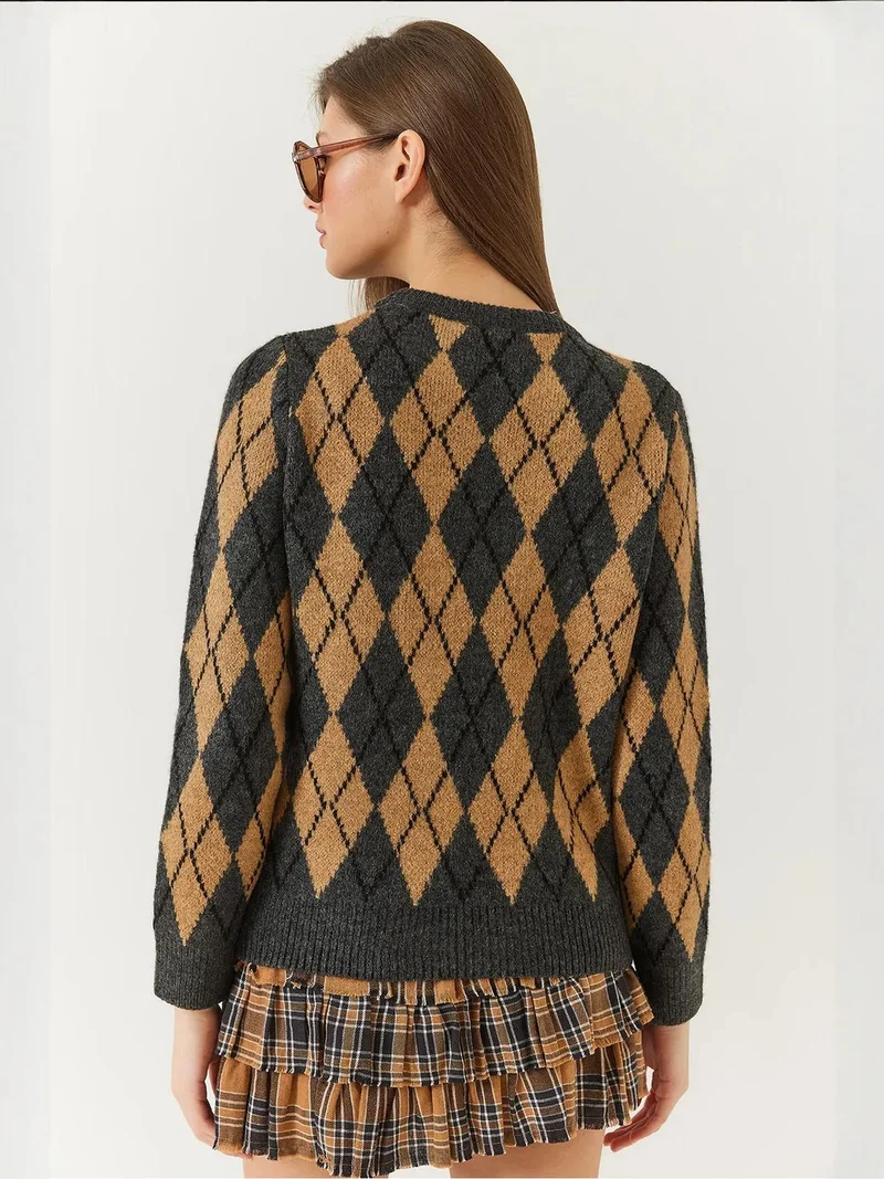 Bianco Lucci Multicolor LUCCI Baklava Pattern Crew Neck Knitted Sweater for Women | Best Price UAE