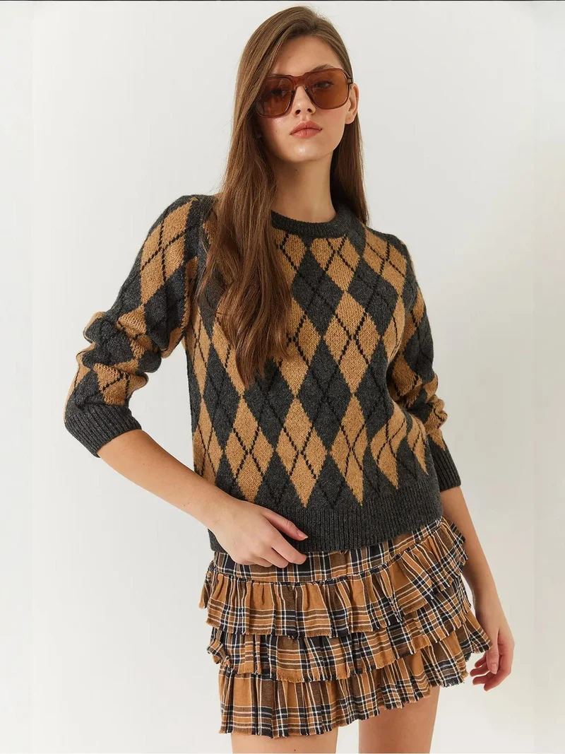 Bianco Lucci Multicolor LUCCI Baklava Pattern Crew Neck Knitted Sweater for Women | Best Price UAE
