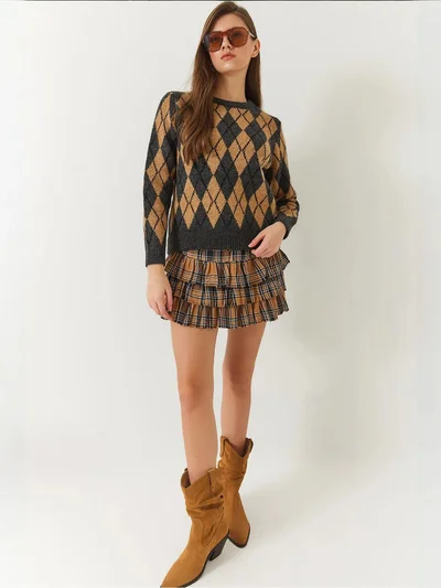 Bianco Lucci LUCCI Baklava Pattern Crew Neck Knitted Sweater