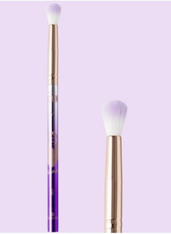 Essence of Beauty essence Disney Villains Ursula eyeshadow brush  - Image 1