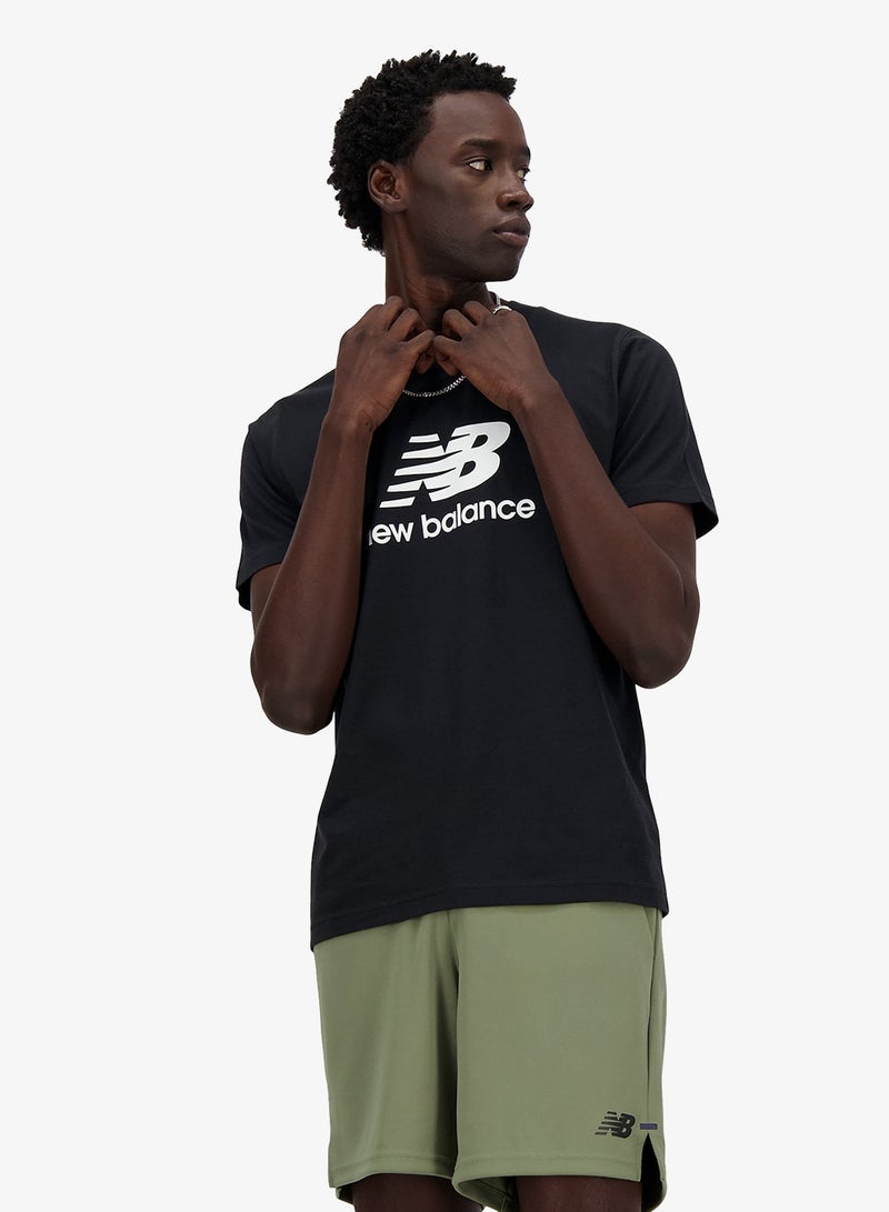 نيو بالانس تي شيرت بشعار أساسي - Image 1