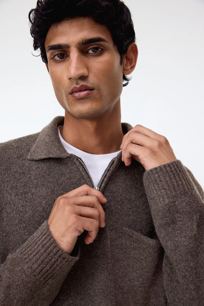 اتش اند ام كنزة بسحّاب بقصّة عادية