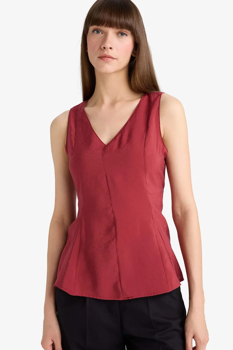 ديفاكتو V-Neck Sleeveless Blouse