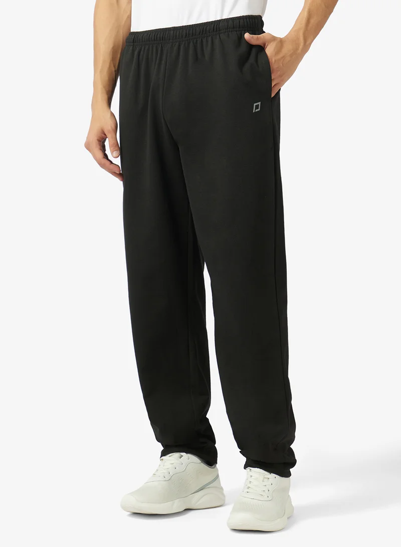 فورورد واسع مع ثنية في الأسفل