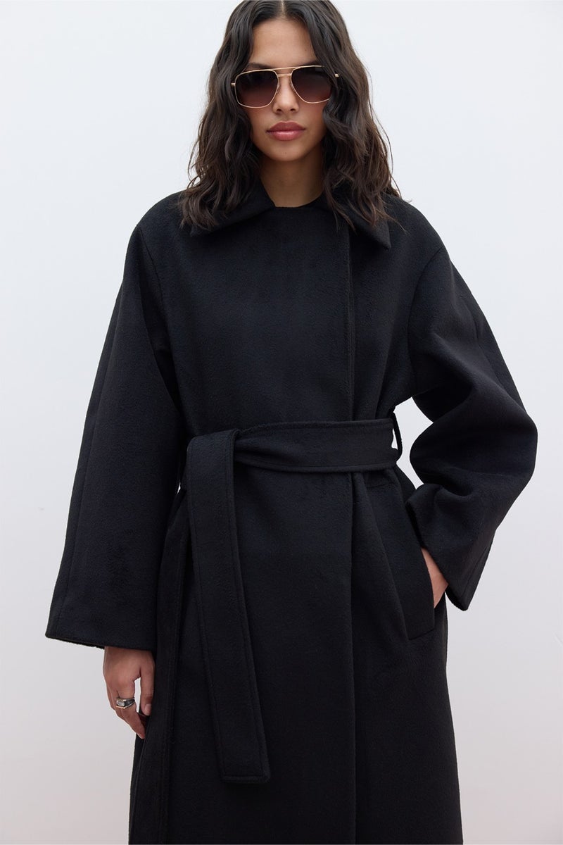 Manuka Plain Closure Cashmere Coat Black  - Image 4