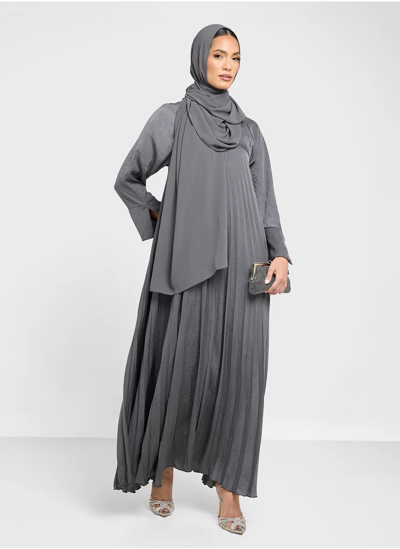 Khizana Pleated Abaya With Sheila