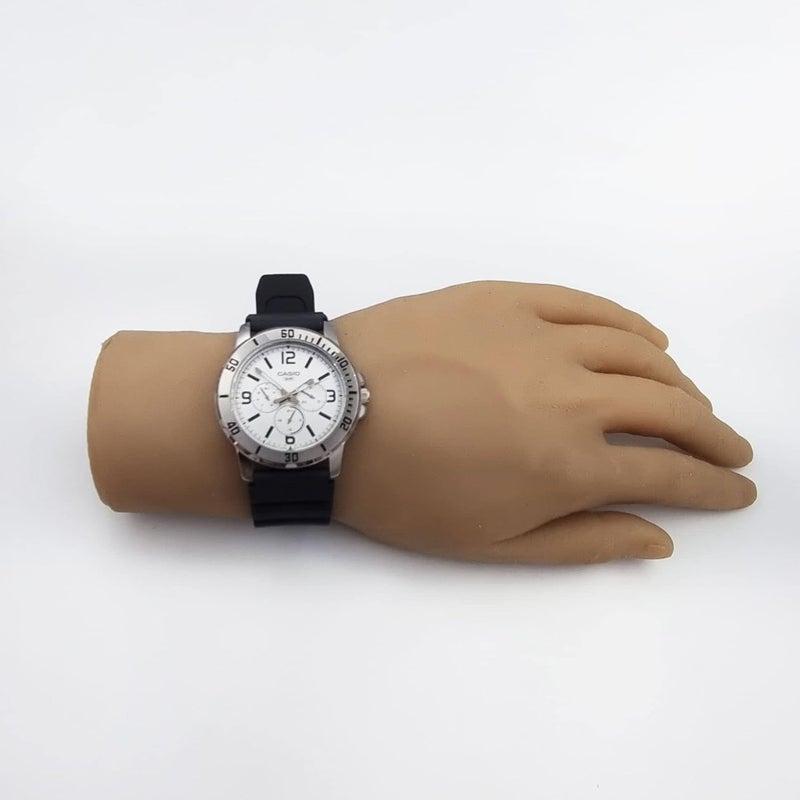 Casio Men's Analog Watch with White Dial and Black Band - Image 4