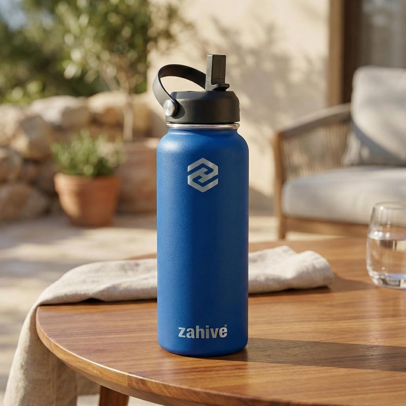 زاهايف زجاجة مياه زاهيف المعزولة سعة 1 لتر مع 3 أغطية وحقيبة - زجاجة مياه من الفولاذ المقاوم للصدأ مع مصاصة - قارورة مزدوجة الجدران سعة 1000 مل للصالة الرياضية والسفر والمشروبات الساخنة والباردة - مانعة للتسرب (1 لتر، أزرق بحري) - Image 3