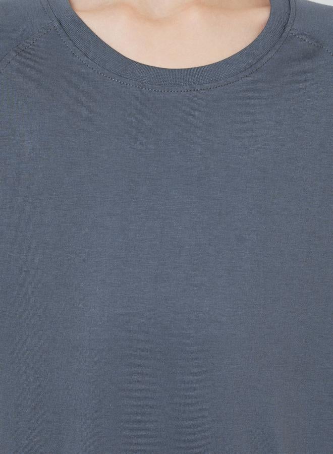 Styli Teen Boys Raglan Sleeve T-shirt and Badge Detail Shorts Set - Image 3