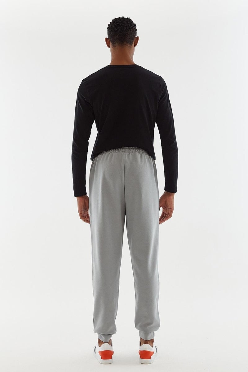 UNITED COLORS OF BENETTON Men's Jogger Pants  - Image 5