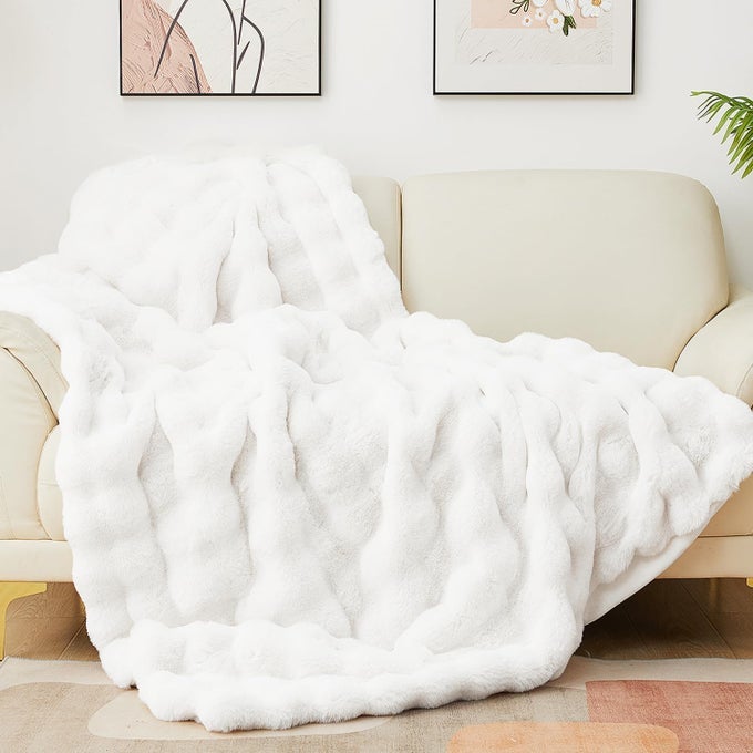 WHITE FAUX FUR THROW BLANKET COZY BUBBLE BLANKETS SOFT FUZZY THICK LIVING ROOM BLANKET FOR COUCH SOFA BEDROOM PLUSH WARM FLUFFY BLANKET FOR ALL SEASONS LUXURY THROW 50X60 INCH 860GSM