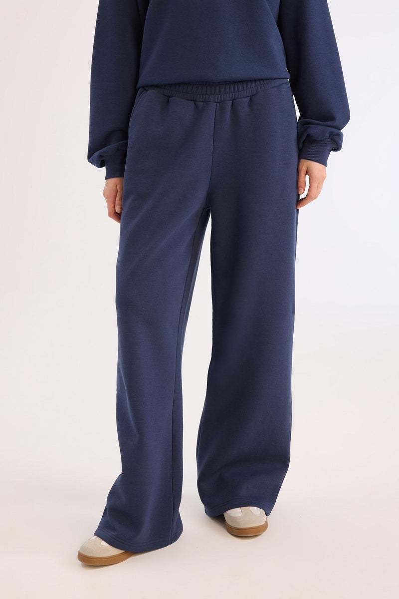 DeFacto Woman Elastic Waist Wide Leg Sweatpants - Image 1