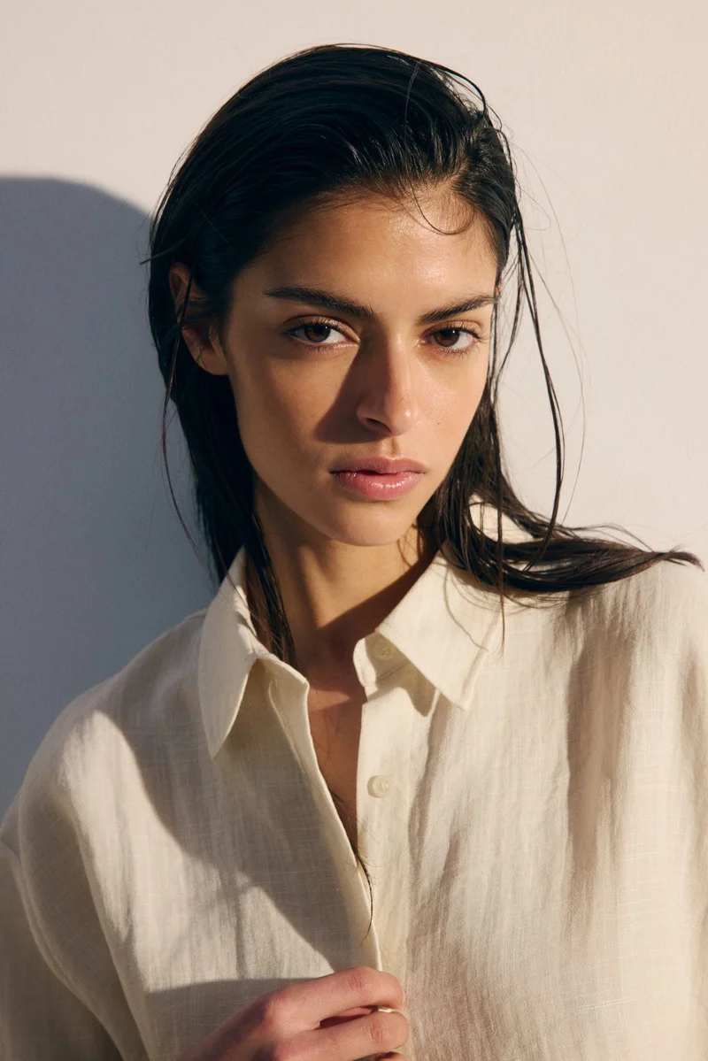 اتش اند ام قميص شاطئ يتطريز برودري أنجليز