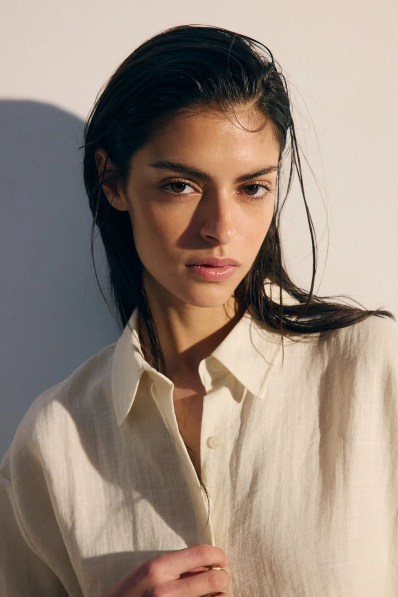 اتش اند ام قميص شاطئ يتطريز برودري أنجليز