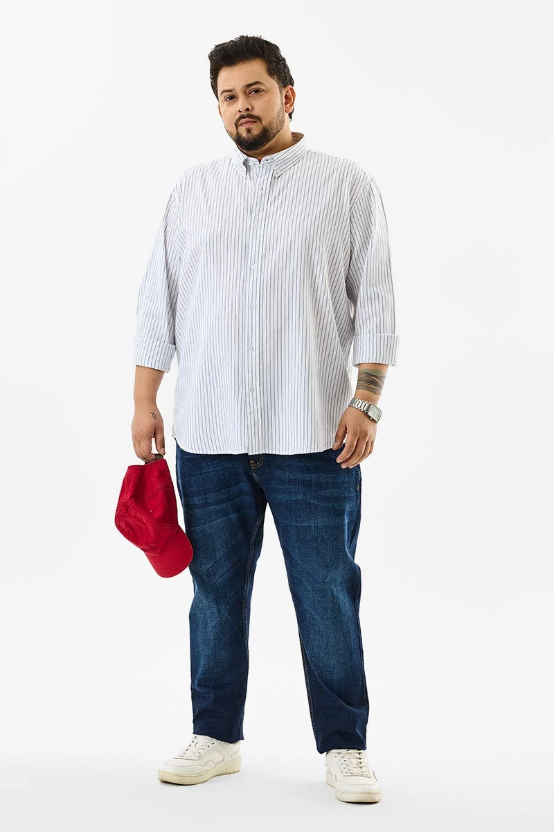 سنيتش قمصان مبطنة مخططة باللون الأبيض بمقاسات كبيرة