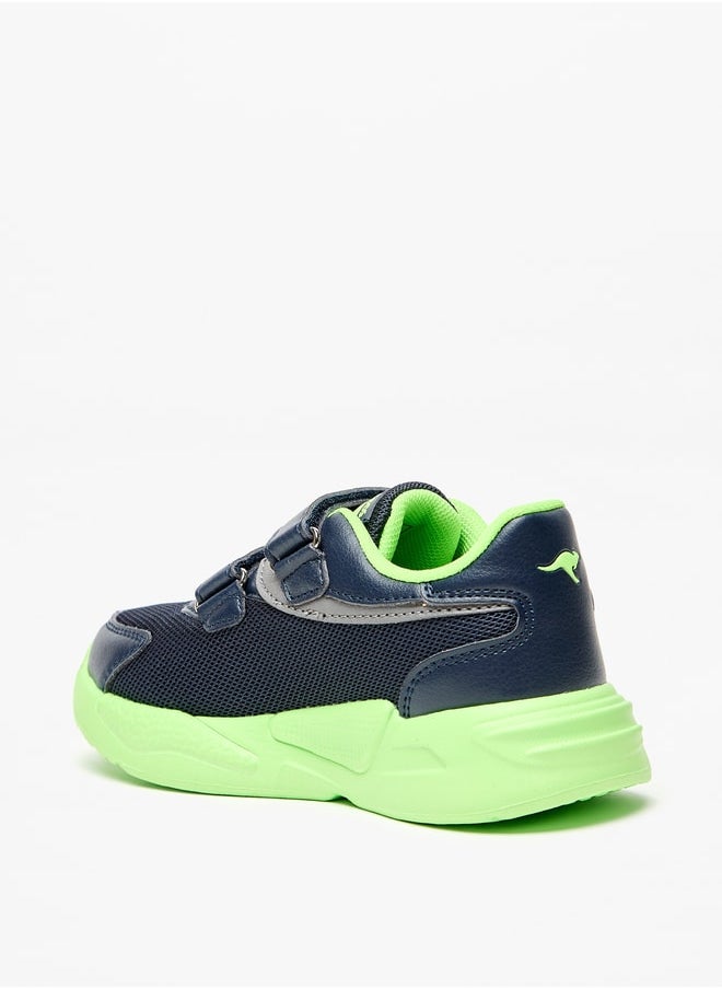 kangaROOS حذاء رياضي للأولاد منقوش بشريط لاصق وخطاف  - Image 3