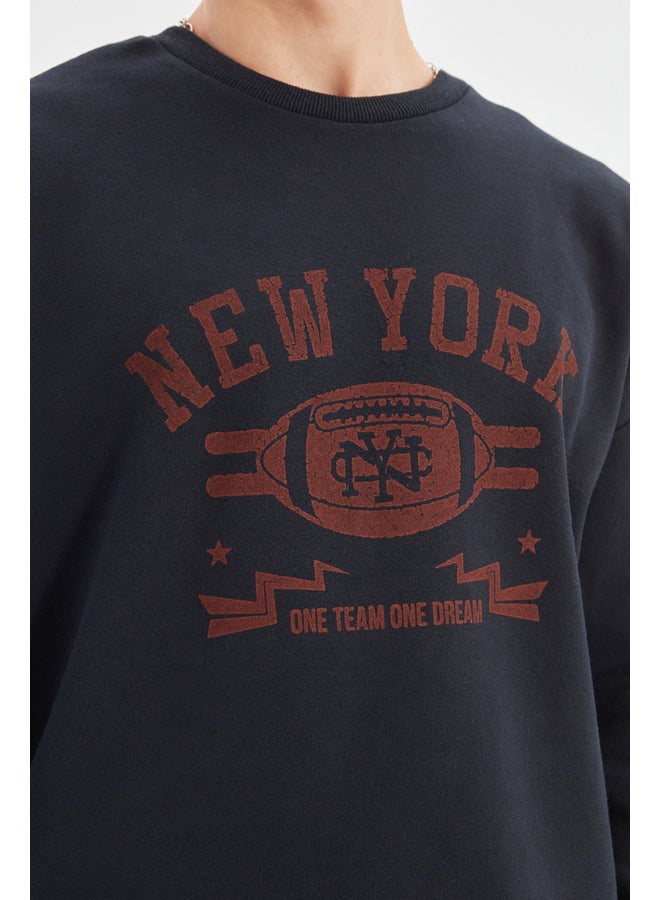 trendyol Navy Blue Men's Oversized Long Sleeve Crew Neck Printed Sweatshirt. - Image 3