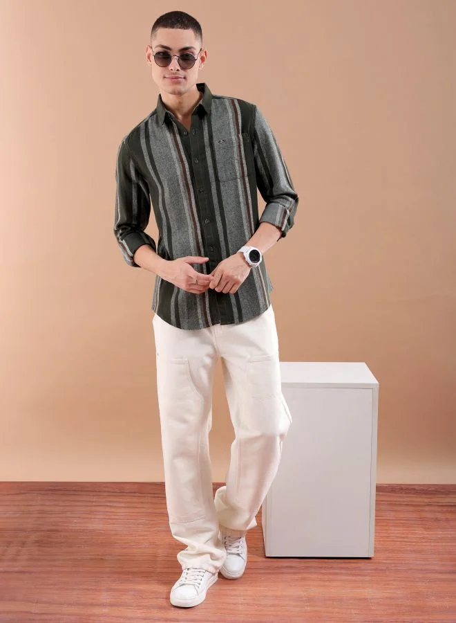 The Indian Garage Co Men Slim Fit Checkered Full Sleeves Cutaway Collar Casual Shirt