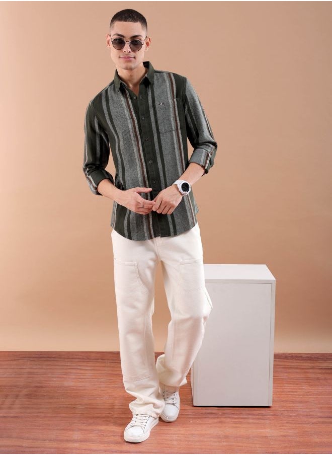 The Indian Garage Co Men Slim Fit Checkered Full Sleeves Cutaway Collar Casual Shirt  - Image 5