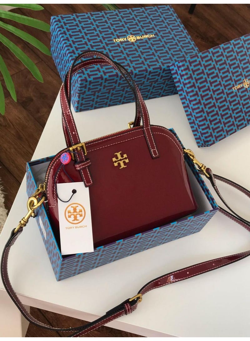 A stylish and simple women's bag