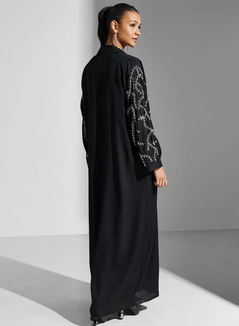 hayas closet Embroidered Patterned Collar Abaya