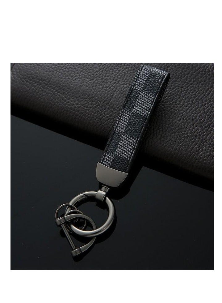سلسلة مفاتيح سيارة من جلد البولي يوريثان باللون الرمادي المنقوش - حلقة دوارة 360 درجة من سبائك الزنك المعدنية، حامل مفاتيح عالمي للسيارة/المنزل/الحقيبة، حزام معصم مع مفك براغي - تصميم شبكي أنيق** - Image 3
