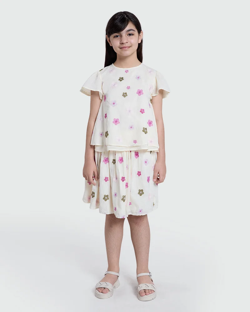 او في اس Embroidered Shorts In Gardenia White