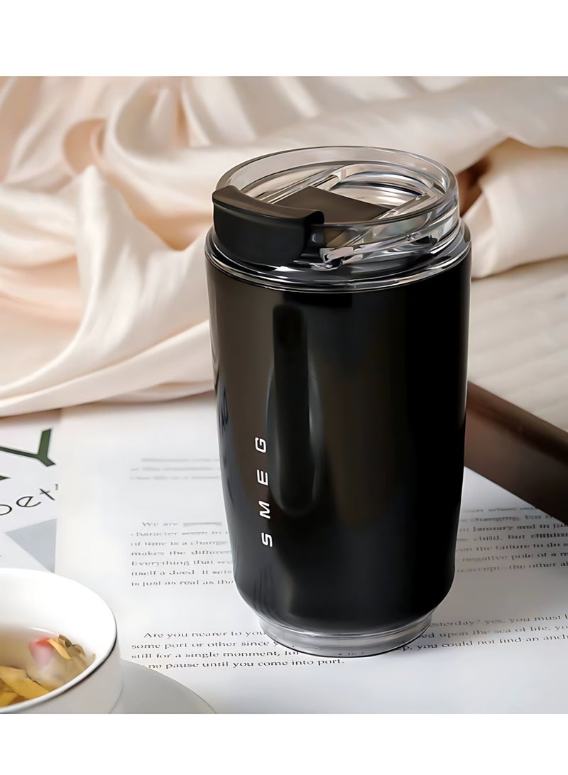 سميج كوب قهوة للسفر من Smeg، كوب معزول للمشروبات مع غطاء مضاد للتسرب، كوب قهوة طويل الأمد مع غطاء، ترمس قهوة للسفر (أسود) - Image 1