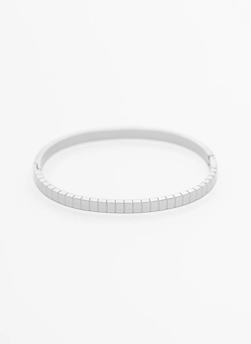 Lichi  Slim bracelet with ribbed texture for Women | Best Price UAE