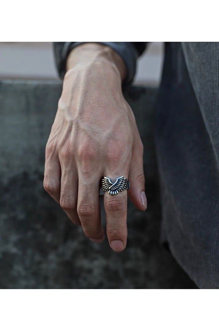 خاتم نسر فاخر للرجال من الفولاذ المقاوم للصدأ – رمز القوة والحرية – المقاس 10 (القياس الأمريكي)