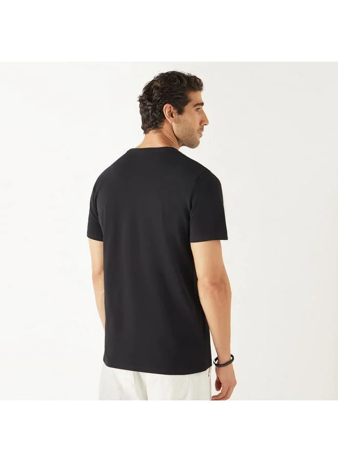 Iconic Iconic Typographic Print T-shirt with Short Sleeves