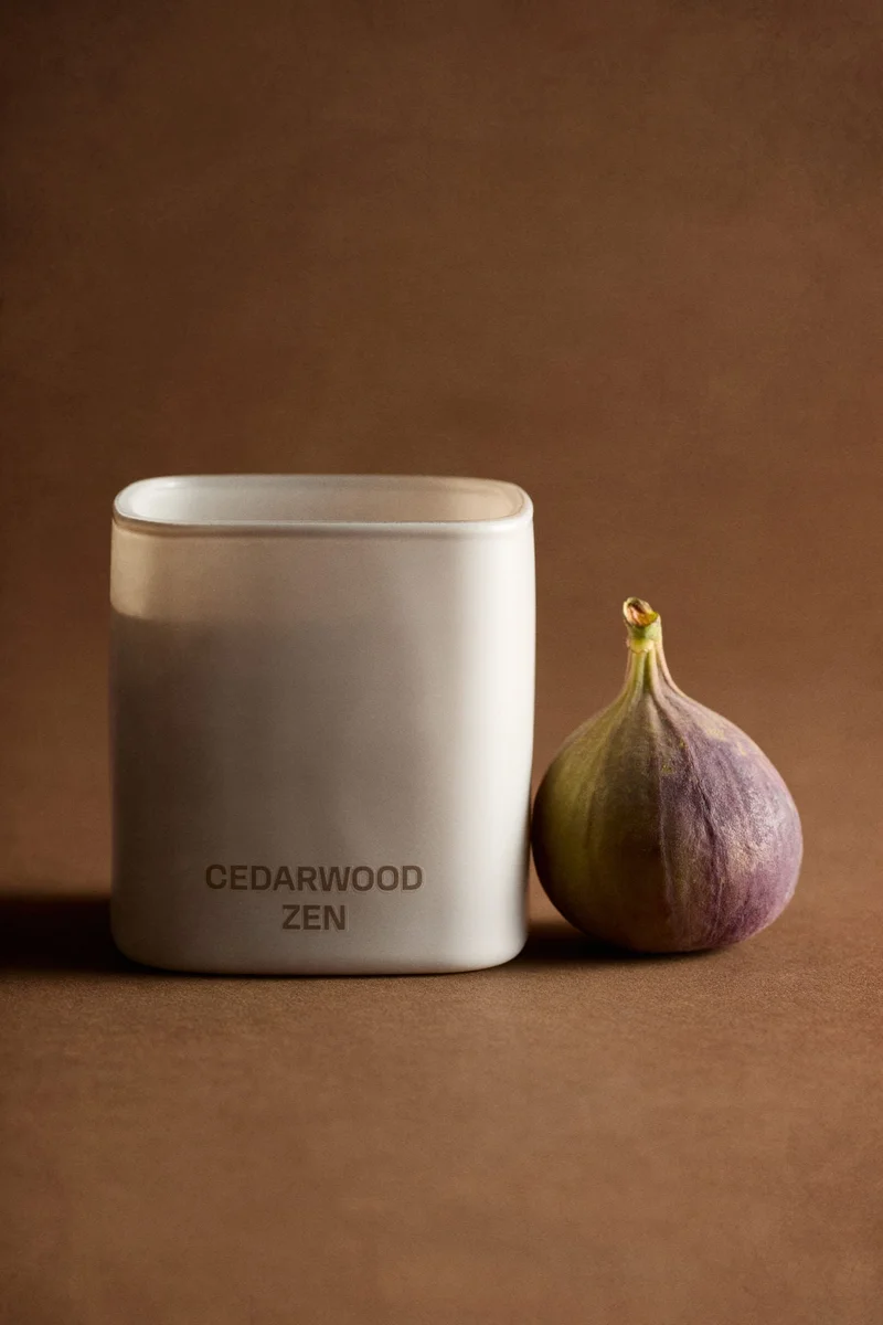 اتش اند ام شمعة معطرة في حامل زجاجي