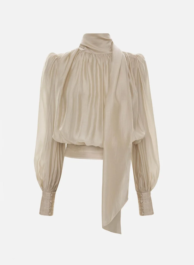 ليتشي بلوزة واسعة ذات ثنيات عند الخصر ووشاح من الشريط