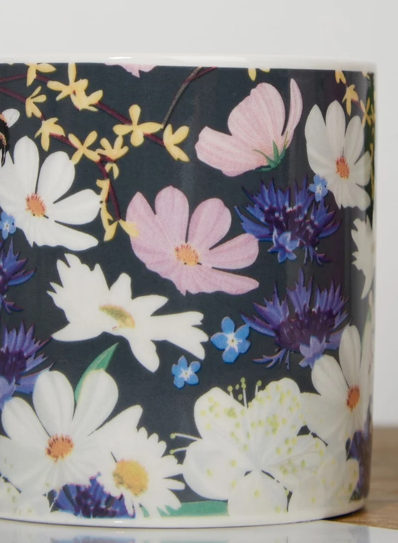 Belly Button Meadow Daisies Mug